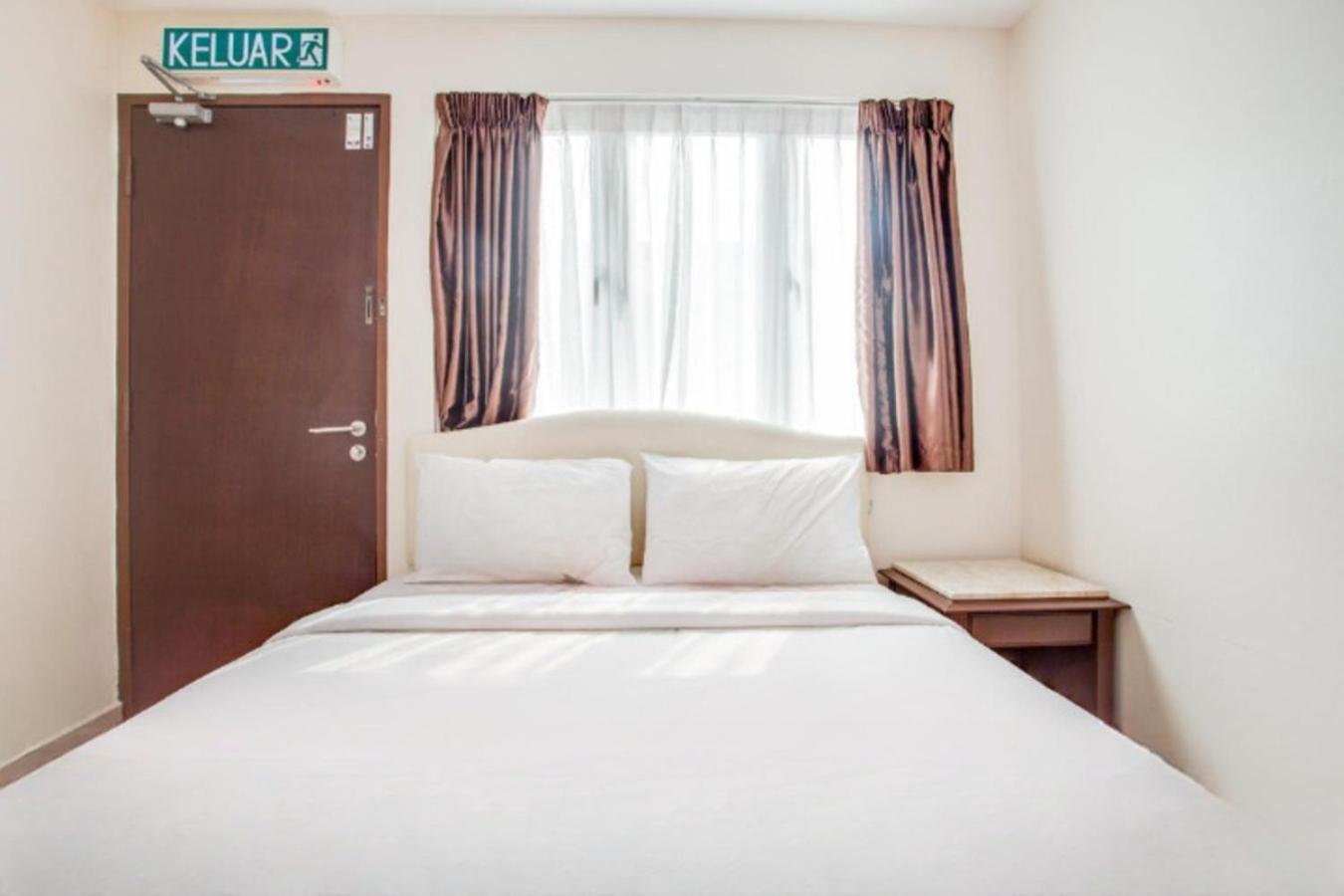 Sam Hotel Sitiawan Esterno foto