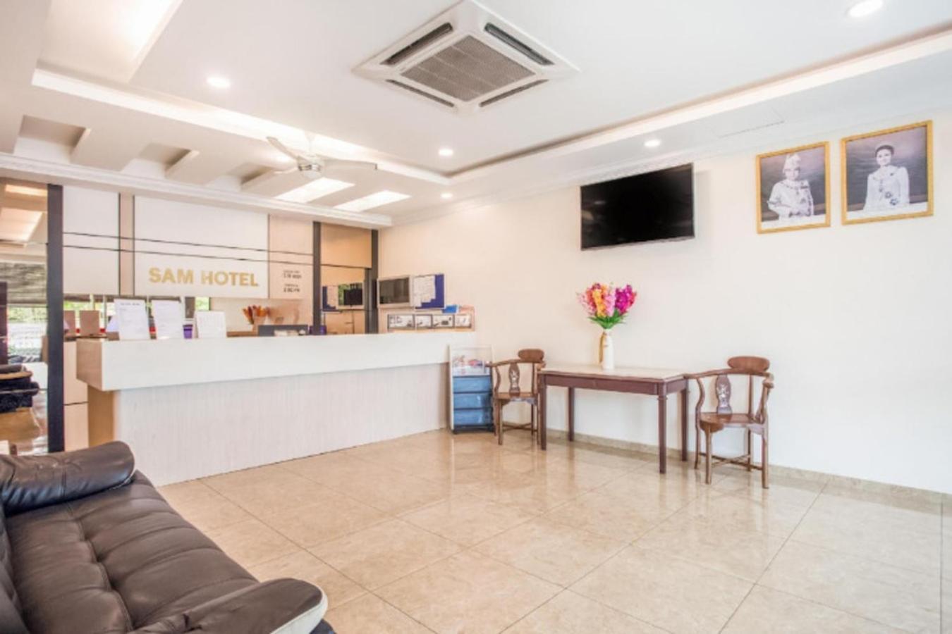 Sam Hotel Sitiawan Esterno foto